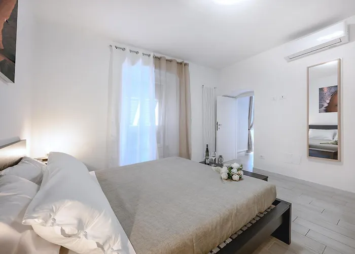 La Piazzetta In Centro La Spezia